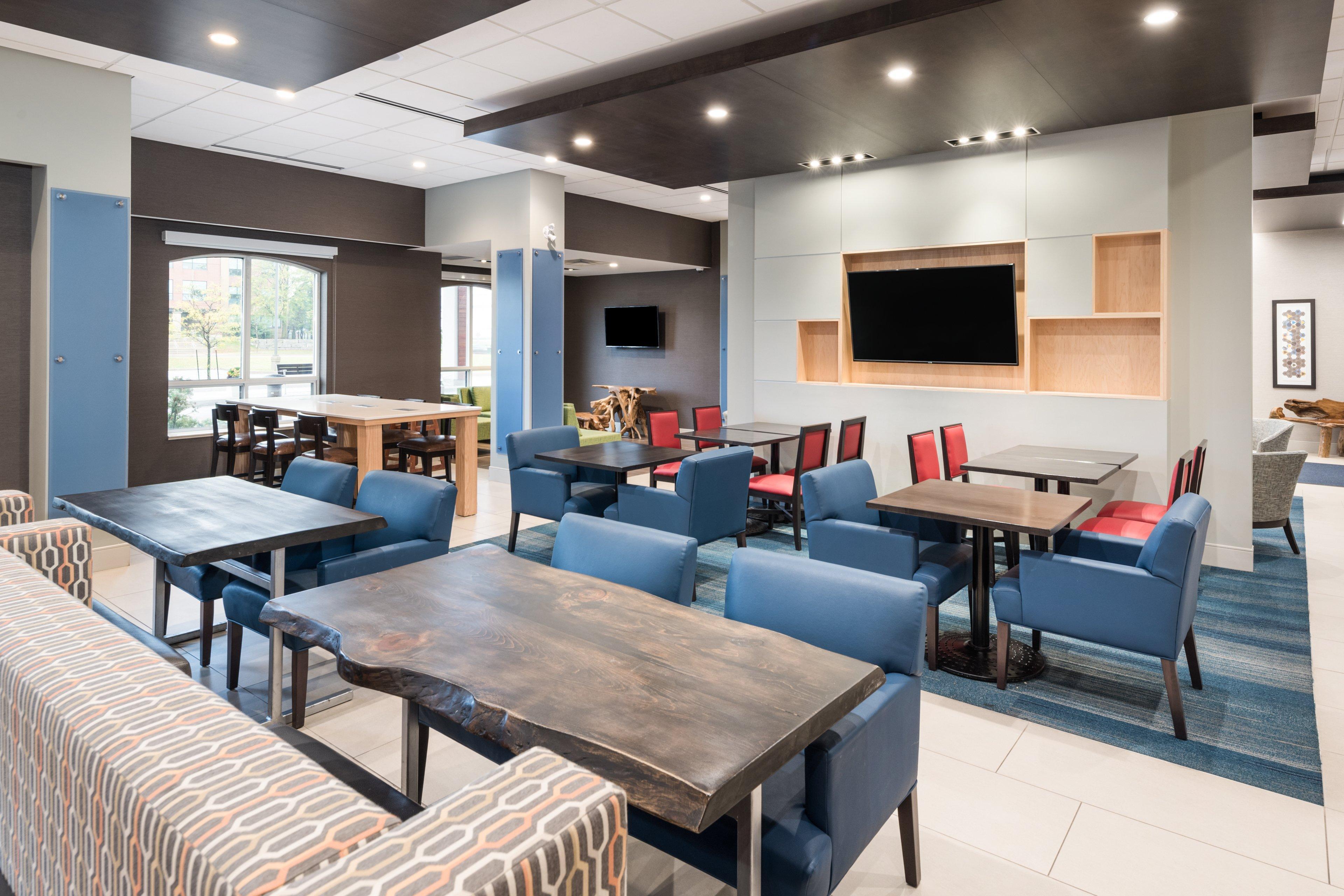 Holiday Inn Express Hotel & Suites Milton By Ihg Exterior foto