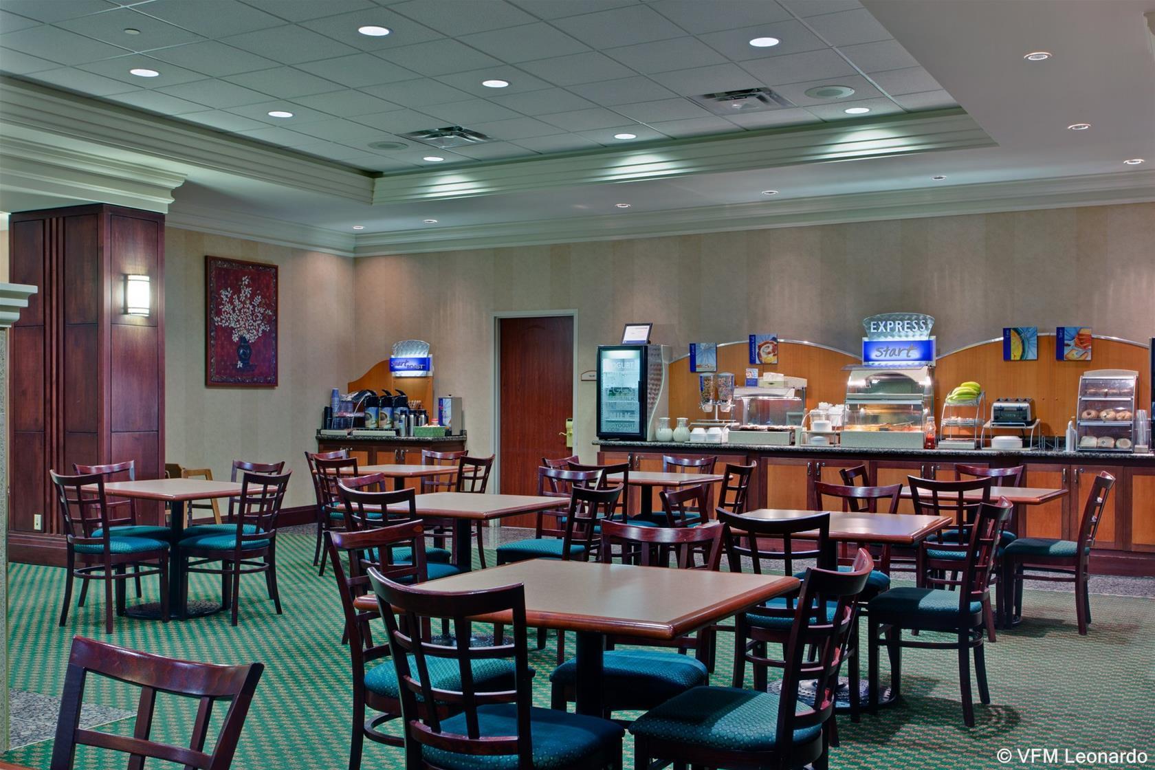 Holiday Inn Express Hotel & Suites Milton By Ihg Exterior foto