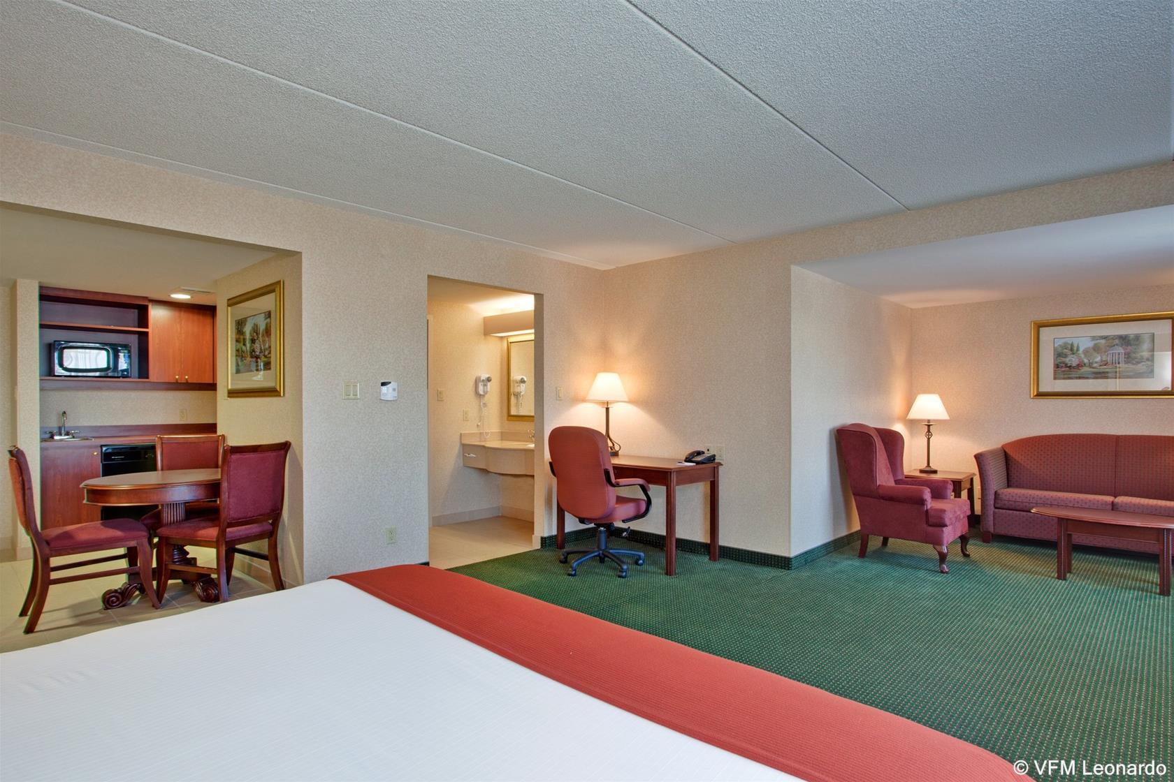 Holiday Inn Express Hotel & Suites Milton By Ihg Exterior foto