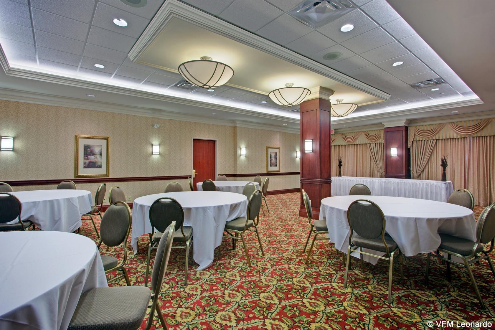 Holiday Inn Express Hotel & Suites Milton By Ihg Exterior foto