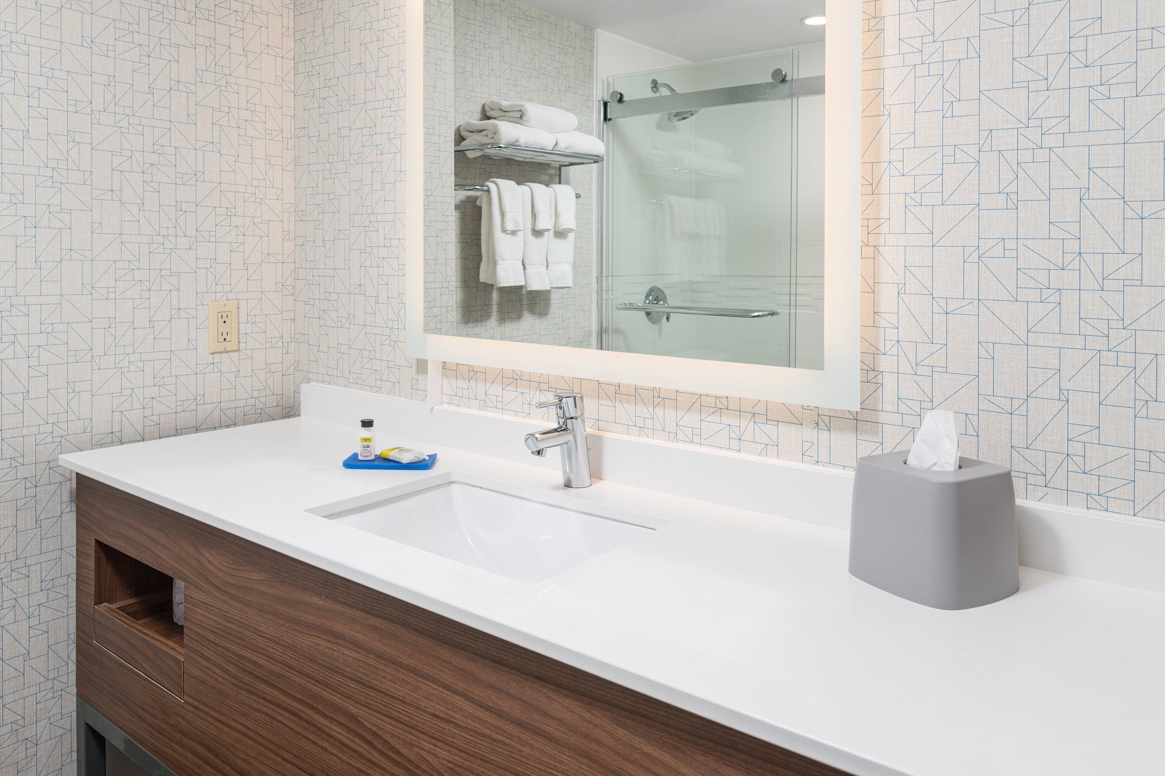 Holiday Inn Express Hotel & Suites Milton By Ihg Exterior foto